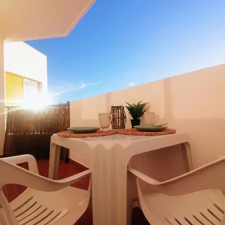 Lovely Apartment 500 M Walk To The Beach Portimão Esterno foto